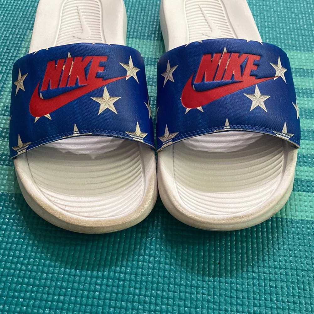 Nike Victori One Slides USA Print Women size 9 🇺🇸❤️🤍💙 - Picture 8 of 8